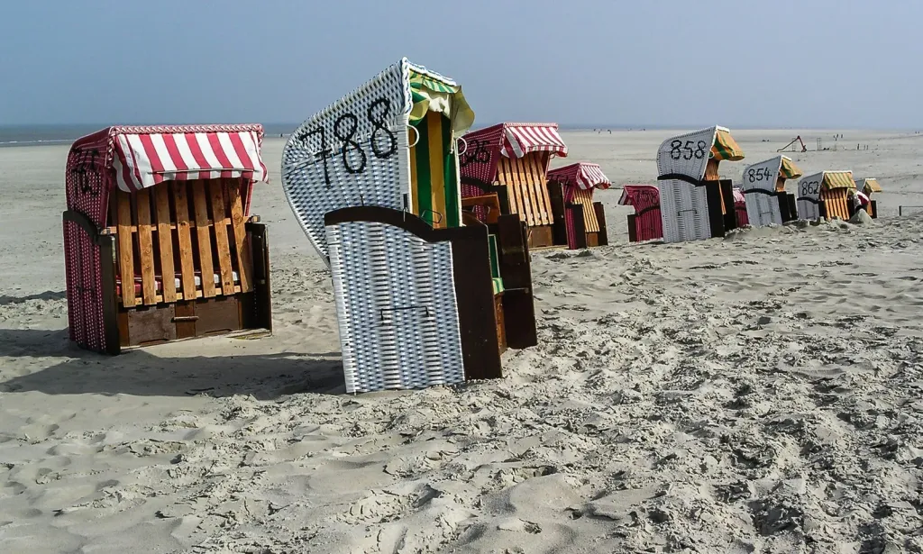 Strandkörbe am Strand von Juist