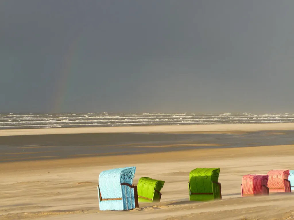 Regenbogen über der Nordsee, vom Strand auf Juist aus fotografiert
